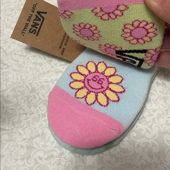 VANS  “OFF THE WALL”  No-Show Socks
BUNDLE OF THREE PAIRS - Picture 3 of 7
